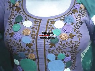 Desi Rajisthani sexy girl show her cute kabutar to her bf on valine