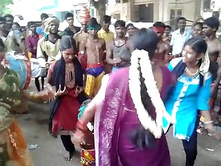 dance by girls in streets